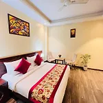 Hotel Banz Near Indira Gandhi Airport Delhi