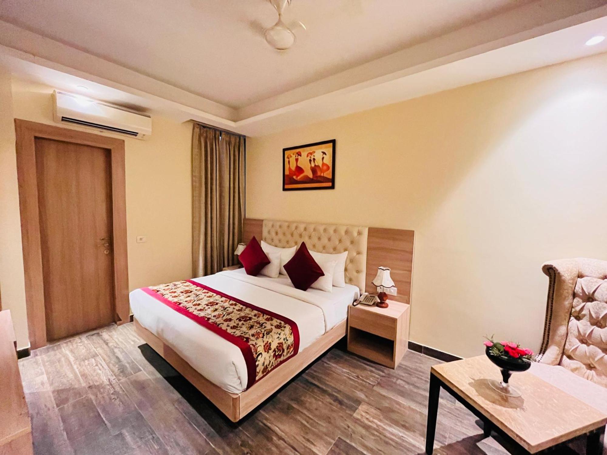 Banz Near Indira Gandhi Airport Delhi 4* New Delhi