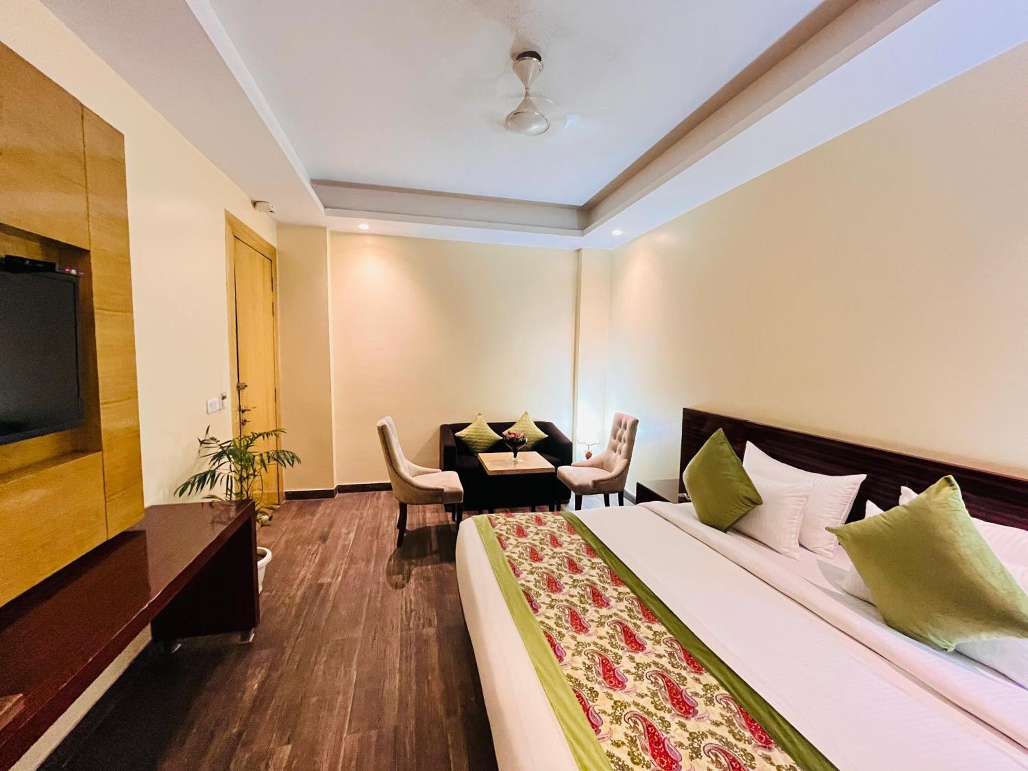 Banz Near Indira Gandhi Airport Delhi Hotel New Delhi