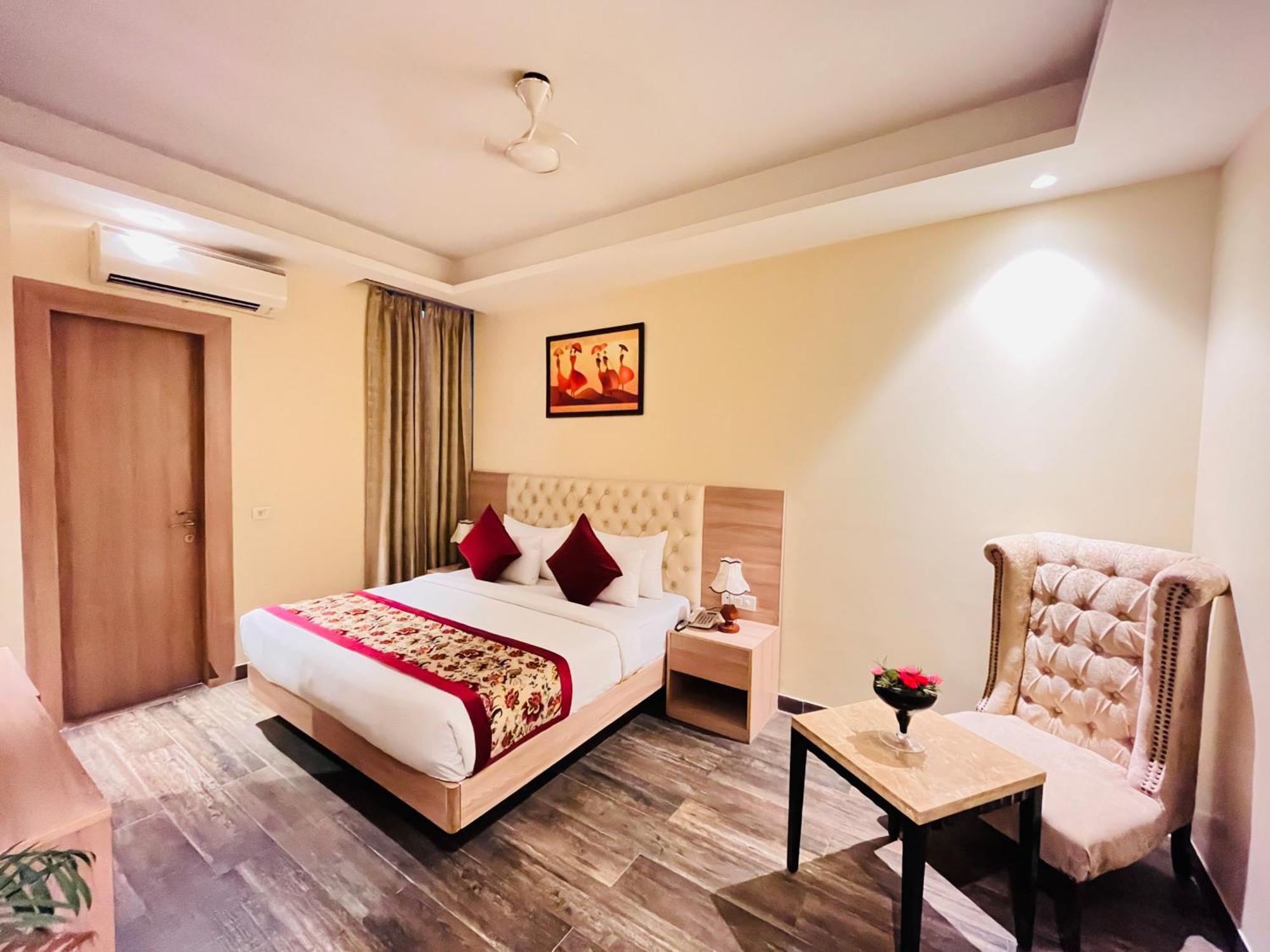 Banz Near Indira Gandhi Airport Delhi New Delhi