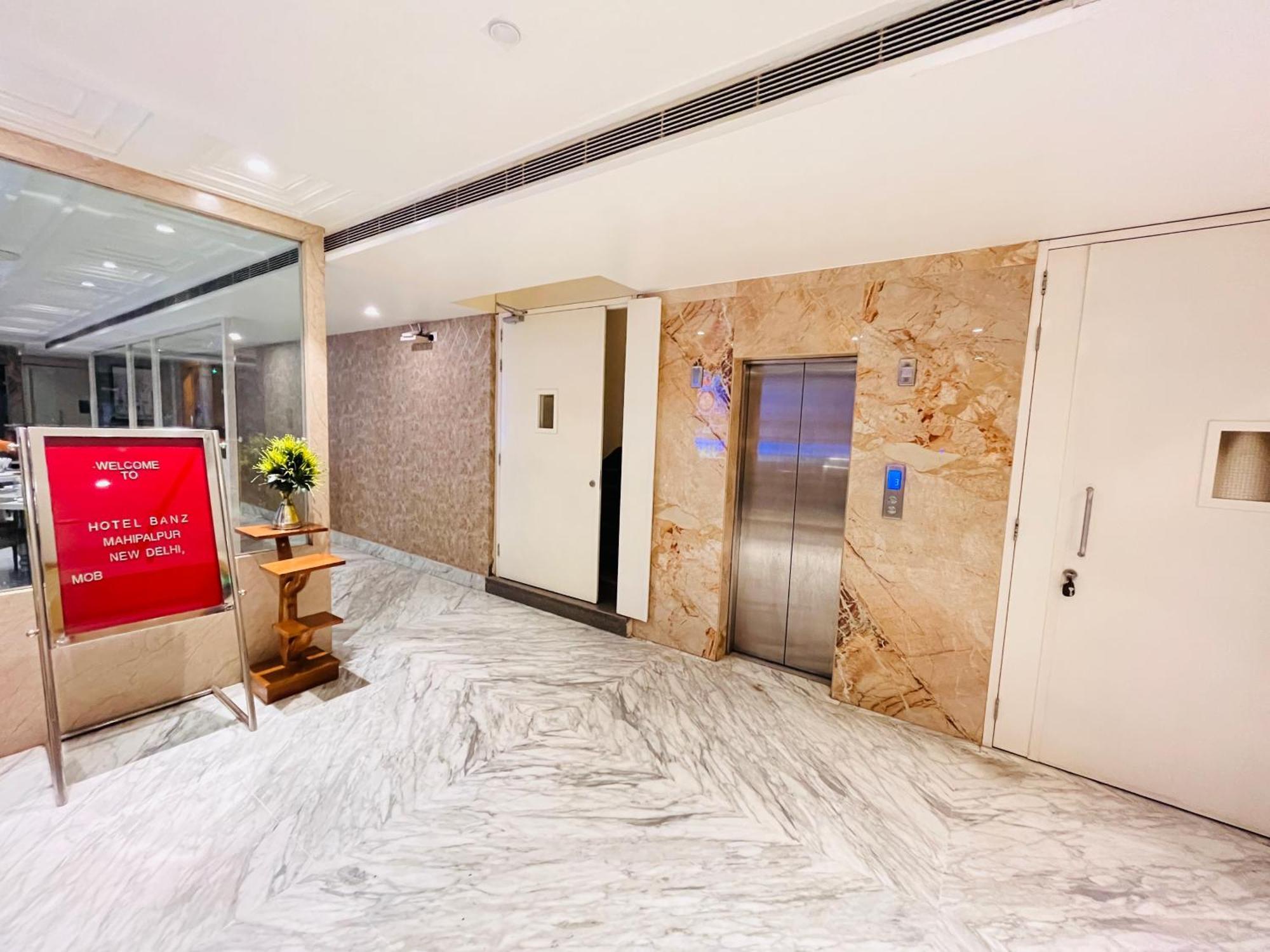 Banz Near Indira Gandhi Airport Delhi 4* New Delhi